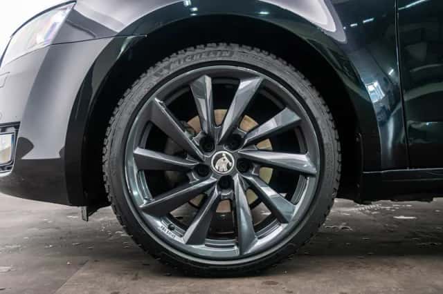 Škoda Octavia (2016) thumbnail 16