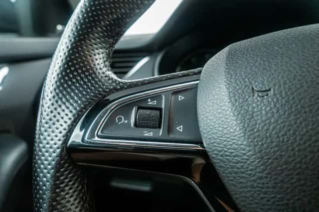 Škoda Octavia (2016) thumbnail 22