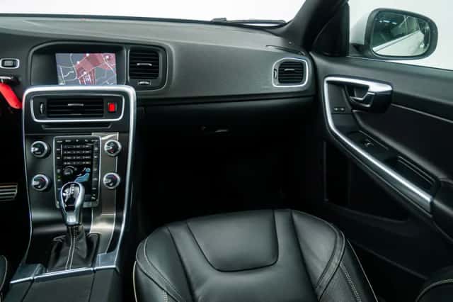 Volvo V60 (2018) thumbnail 20