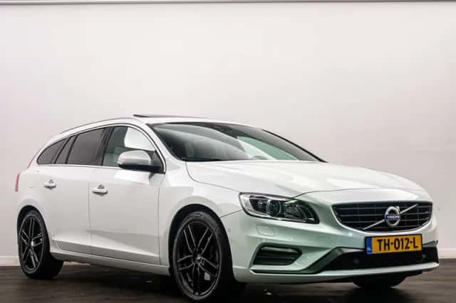 Volvo V60 (2018) thumbnail 3