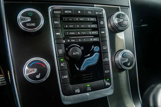 Volvo V60 (2018) thumbnail 29