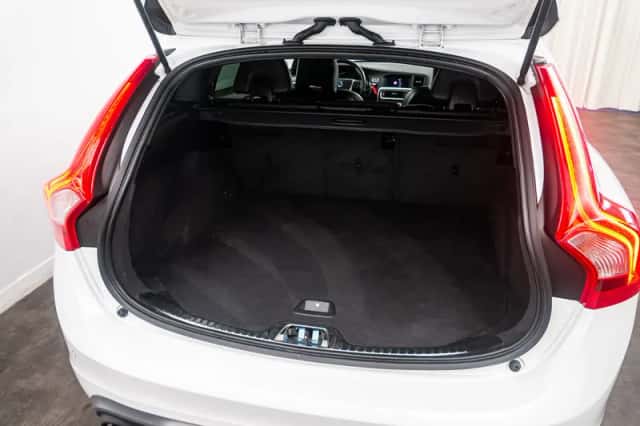 Volvo V60 (2018) thumbnail 10