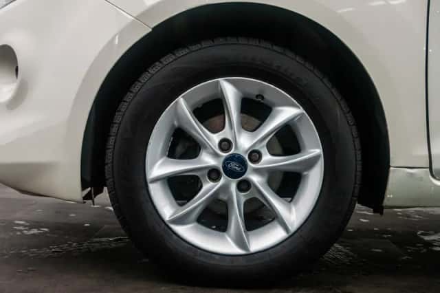 Ford Ka (2013) thumbnail 16