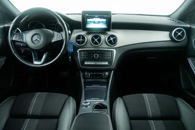 Mercedes-Benz CLA-Klasse (2017) thumbnail 6