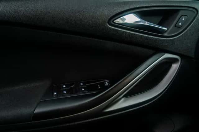 Opel Astra Sports Tourer (2017) thumbnail 25