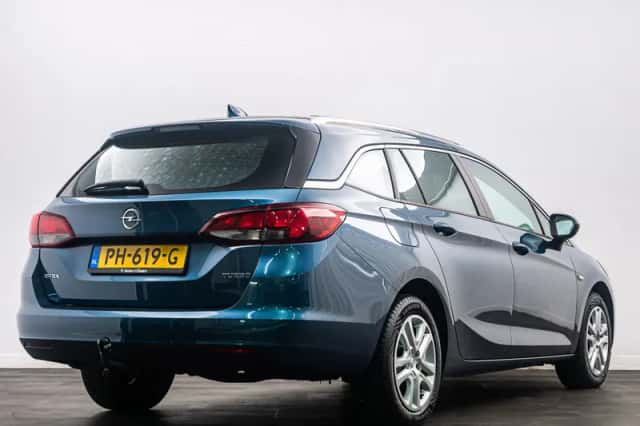 Opel Astra Sports Tourer (2017) thumbnail 4