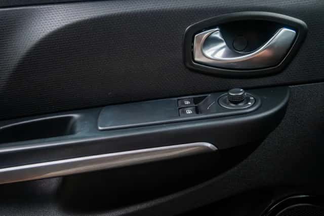 Renault Clio (2015) thumbnail 27