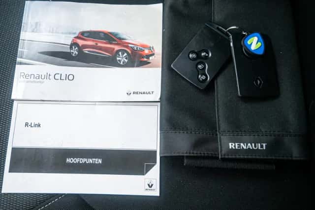 Renault Clio (2015) thumbnail 32