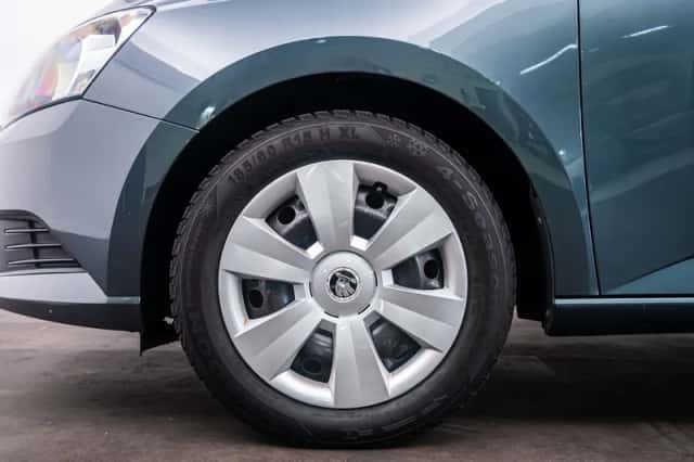 Škoda Fabia (2016) thumbnail 16