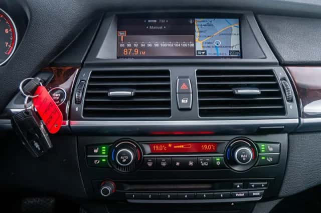 BMW X5 (2008) thumbnail 25