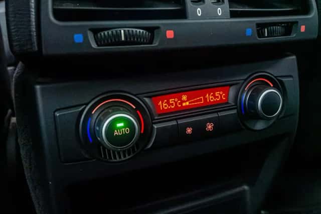 BMW X5 (2008) thumbnail 27