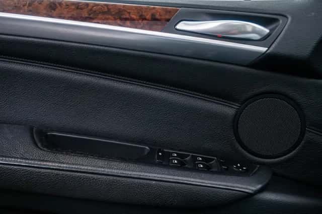 BMW X5 (2008) thumbnail 35