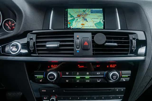 BMW X3 (2014) thumbnail 25
