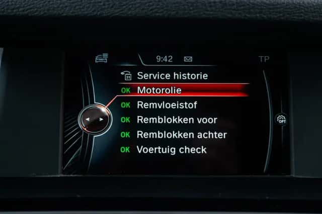 BMW X3 (2014) thumbnail 32