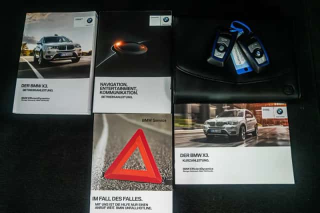 BMW X3 (2014) thumbnail 36