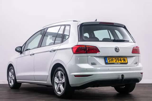 Volkswagen Golf (2015) thumbnail 5