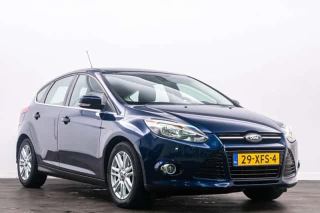 Ford Focus (2012) thumbnail 3