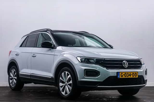 Volkswagen T-Roc (2019) thumbnail 3