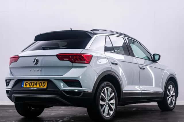 Volkswagen T-Roc (2019) thumbnail 4