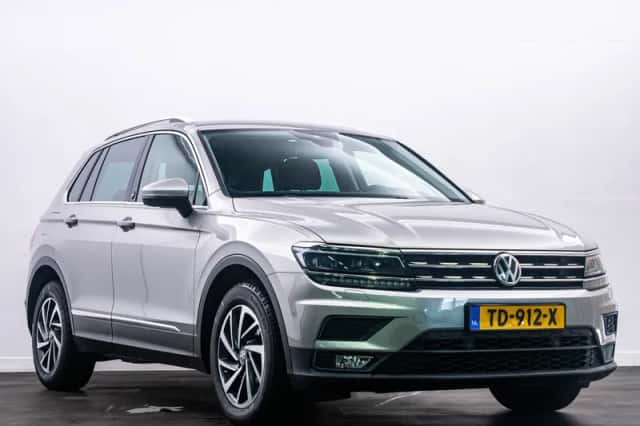 Volkswagen Tiguan (2017) thumbnail 3
