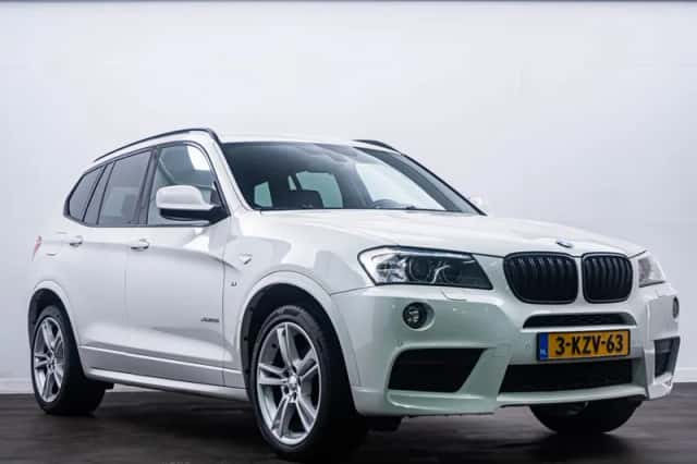 BMW X3 (2013) thumbnail 3