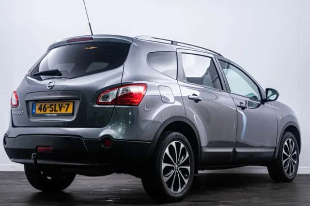 Nissan Qashqai (2011) thumbnail 4