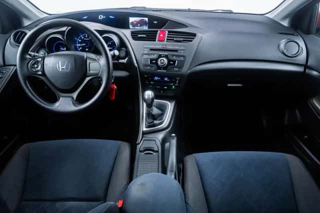 Honda Civic (2013) thumbnail 6
