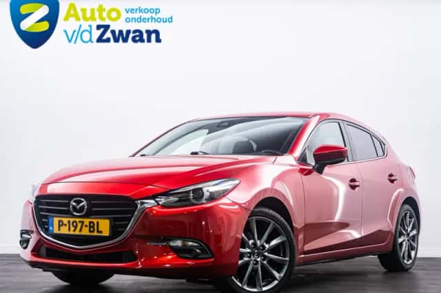 Mazda 3 (2017) thumbnail 2