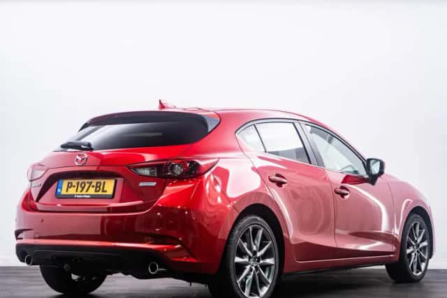 Mazda 3 (2017) thumbnail 4