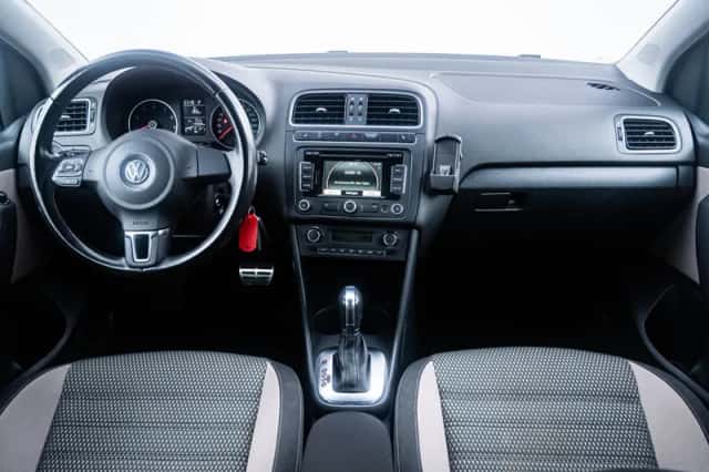 Volkswagen Polo (2011) thumbnail 6
