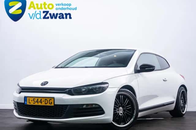 Volkswagen Scirocco (2009) thumbnail 2