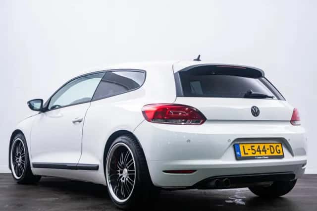 Volkswagen Scirocco (2009) thumbnail 5