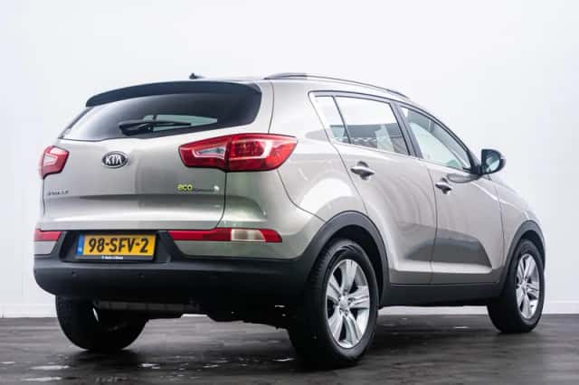 Kia Sportage (2011) thumbnail 4
