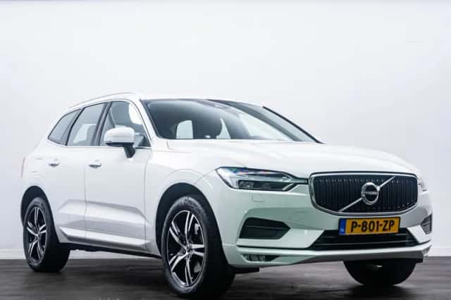 Volvo XC60 (2018) thumbnail 3