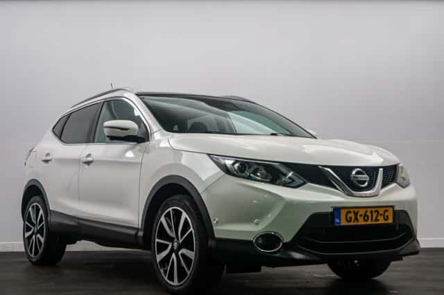 Nissan Qashqai (2015) thumbnail 3