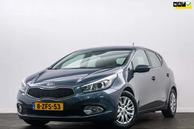 Kia Cee'd (2015) thumbnail 2