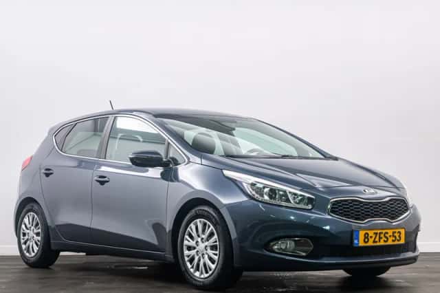 Kia Cee'd (2015) thumbnail 3