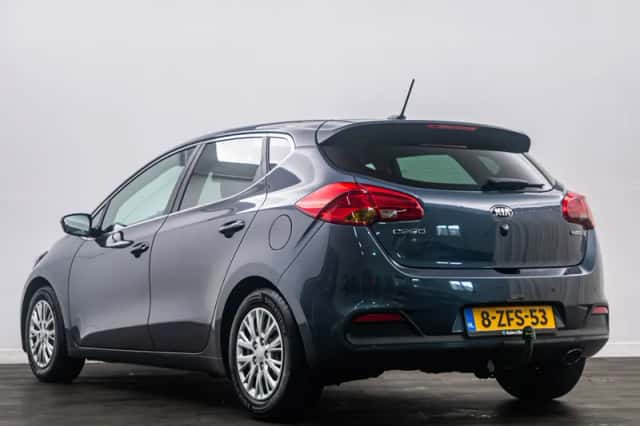 Kia Cee'd (2015) thumbnail 5