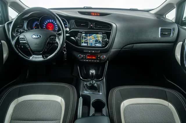 Kia Cee'd (2015) thumbnail 6