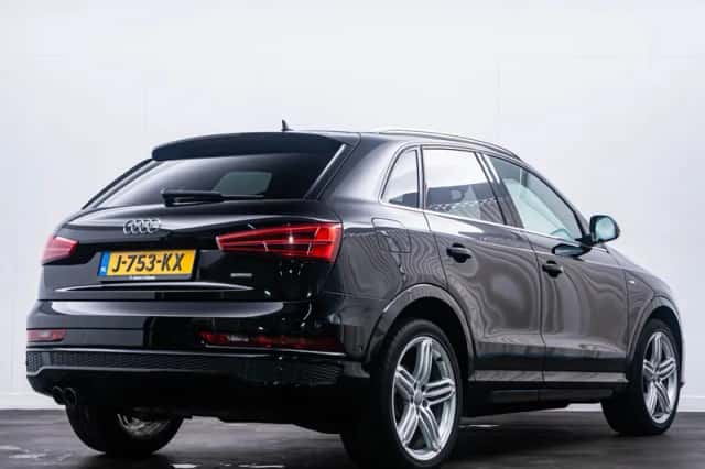 Audi Q3 (2015) thumbnail 4