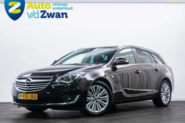 Opel Insignia Sports Tourer (2014) thumbnail 1