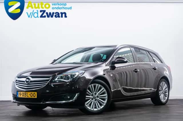 Opel Insignia Sports Tourer (2014) thumbnail 2