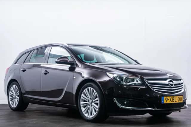 Opel Insignia Sports Tourer (2014) thumbnail 3