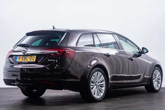 Opel Insignia Sports Tourer (2014) thumbnail 4