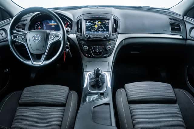 Opel Insignia Sports Tourer (2014) thumbnail 6