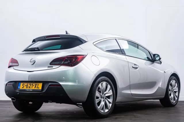 Opel Astra GTC (2012) thumbnail 4