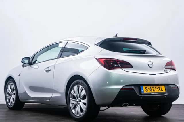 Opel Astra GTC (2012) thumbnail 6
