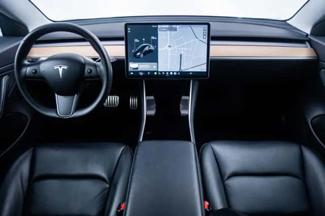 Tesla Model 3 (2019) thumbnail 3