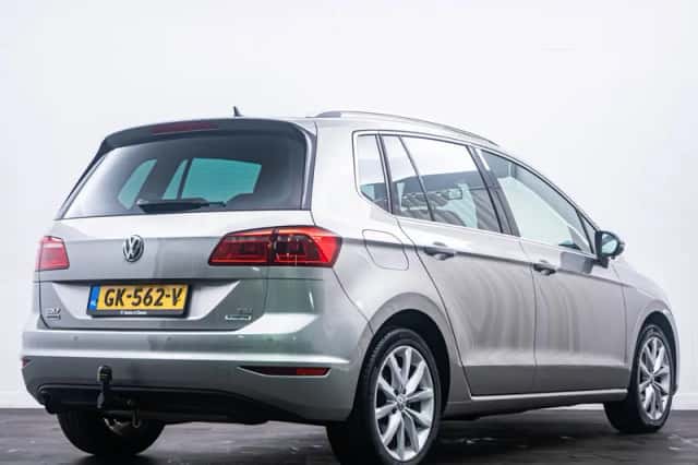 Volkswagen Golf Sportsvan (2015) thumbnail 4