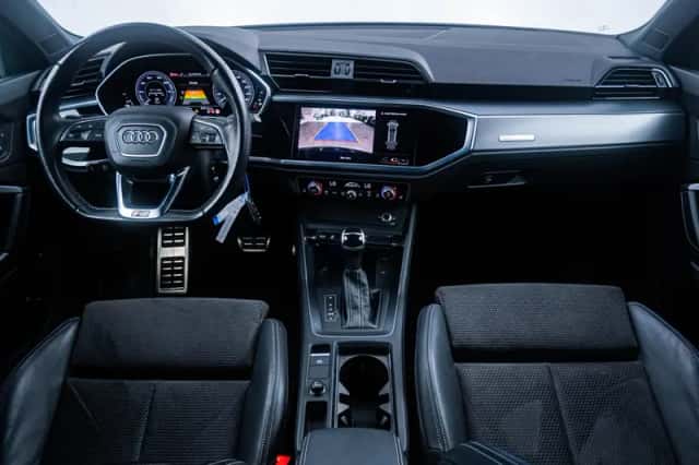 Audi Q3 (2021) thumbnail 3